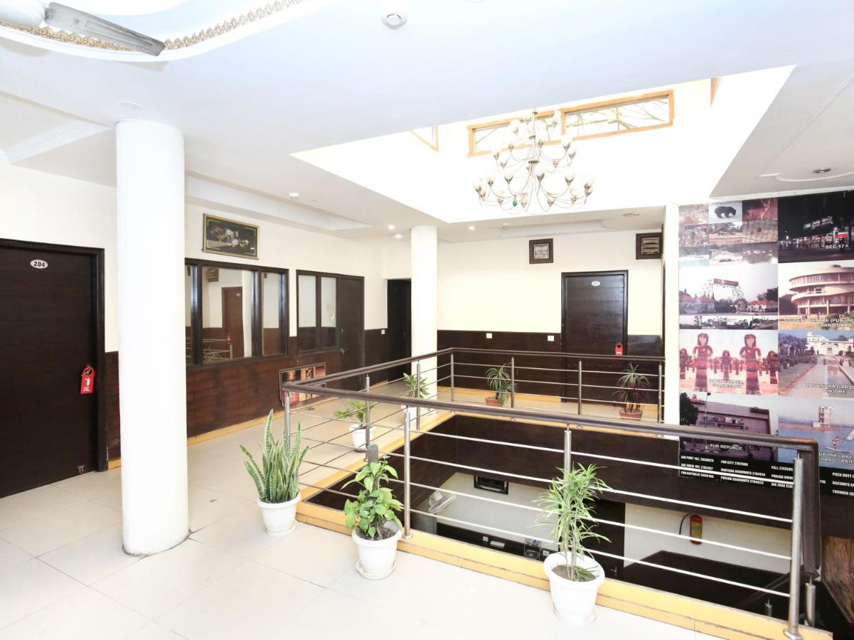 Hotel City Paradise Chandīgarh Buitenkant foto